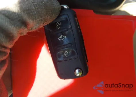 2015 Volkswagen Jetta 1.8T Se z USA, uszkodzony, nr VIN 3VWD07AJ0FM255204